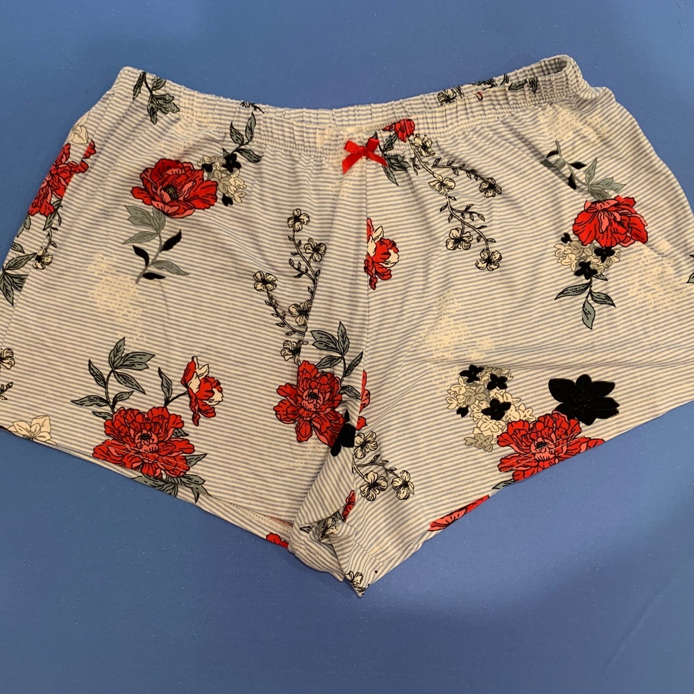 Women’s Flora cotton pajama shorts. medium